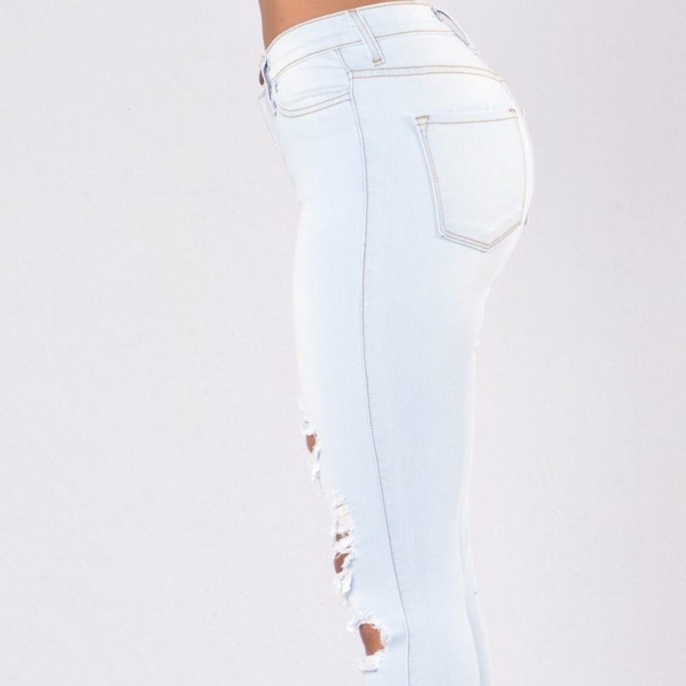 NWT Beach Bum Jeans - Light Blue - Picture 4 of 8